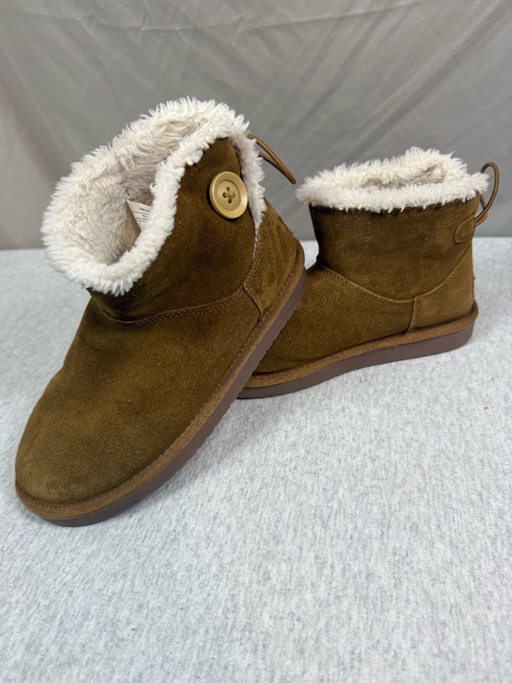 Koolaburra by UGG Victoria Mini Suede Boots Chestnut Brown - Size 3